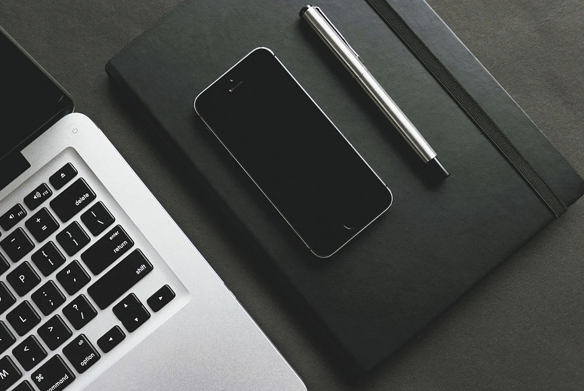 pen, notebook, notepad, diary, stationery, desk, laptop, computer, macbook, keyboard, macbook pro, tech, technology, app